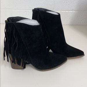 NEVER WORN STEVE MADDEN COUNTRYY BLK SUEDE US10